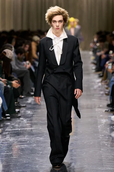 Look 13